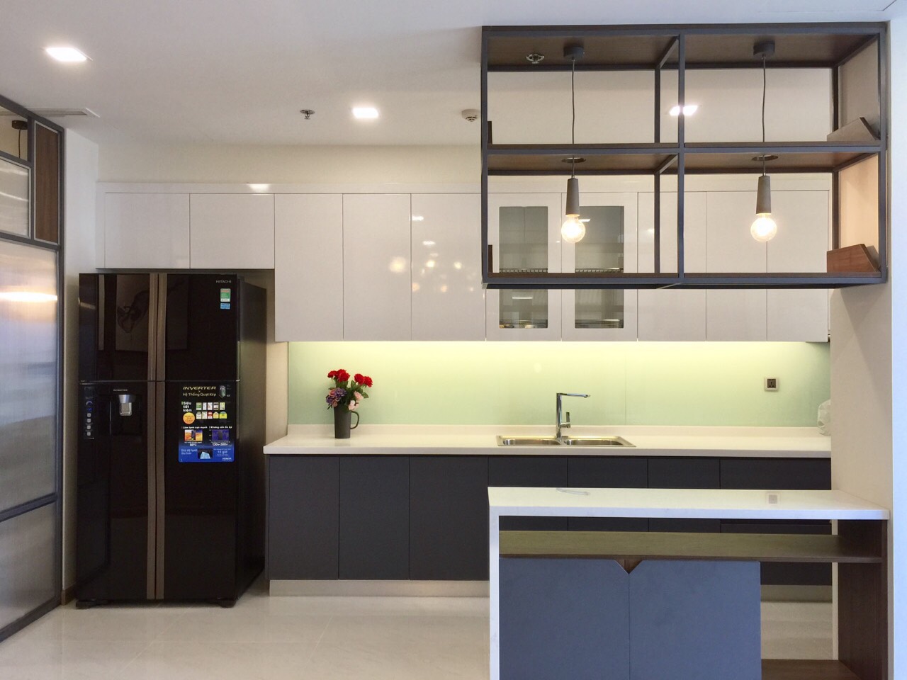 Cho thuê căn hộ 3PN Vinhomes Central Park toà Park 2, diện tích 114.5m2. Liên hệ xem nhà trực tiếp 0799693616.Mr Đức